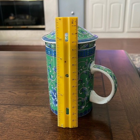 Individual tea pot with cup and top. - Picture 6 of 7